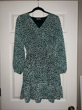 Universal Thread Green Printed Wrap-Style Long Sleeve Dress